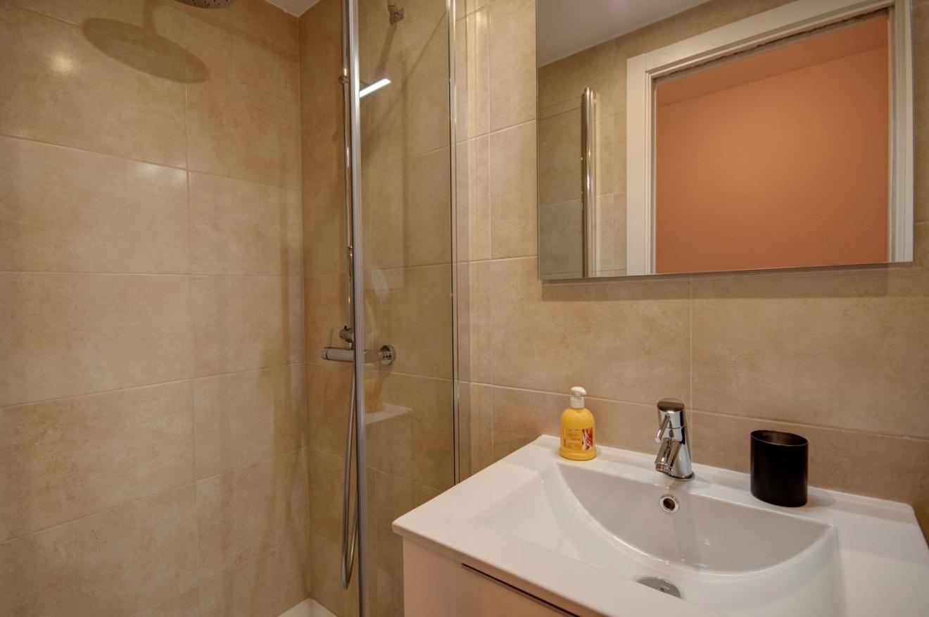Beds & Breaks Ferrero Apartment Valencia Exterior photo